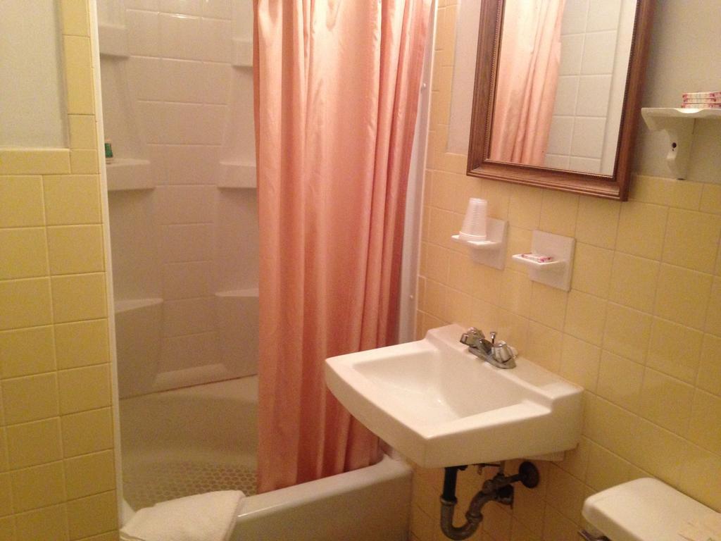 Mark III Motel And Apartments Seaside Heights Room photo
