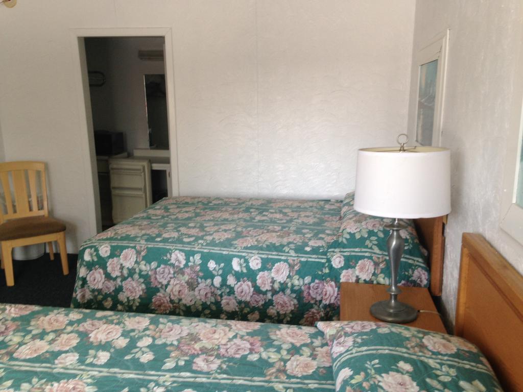 Mark III Motel And Apartments Seaside Heights Room photo